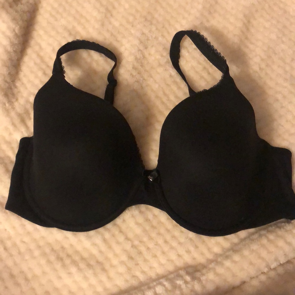 36DD Victoria’s Secret Body by Victoria black bra